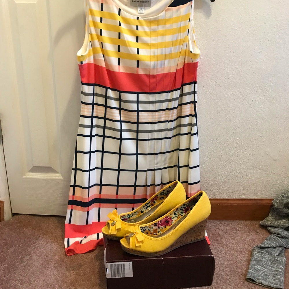 Dress - Picture 2 of 7